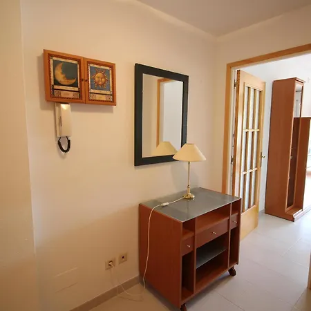 Apartment Con Terraza A 150 M De La Playa De Grifeu, Ideal 4 Personas - Es-228-50 Llanca