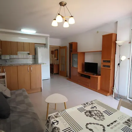 Apartment Con Terraza A 150 M De La Playa De Grifeu, Ideal 4 Personas - Es-228-50 Llanca