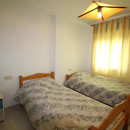 Con Terraza A 150 M De La Playa De Grifeu, Ideal 4 Personas - Es-228-50 Apartment