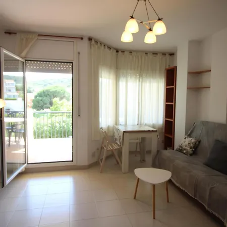 Con Terraza A 150 M De La Playa De Grifeu, Ideal 4 Personas - Es-228-50 Apartment *