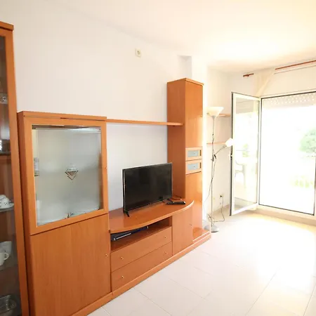 Con Terraza A 150 M De La Playa De Grifeu, Ideal 4 Personas - Es-228-50